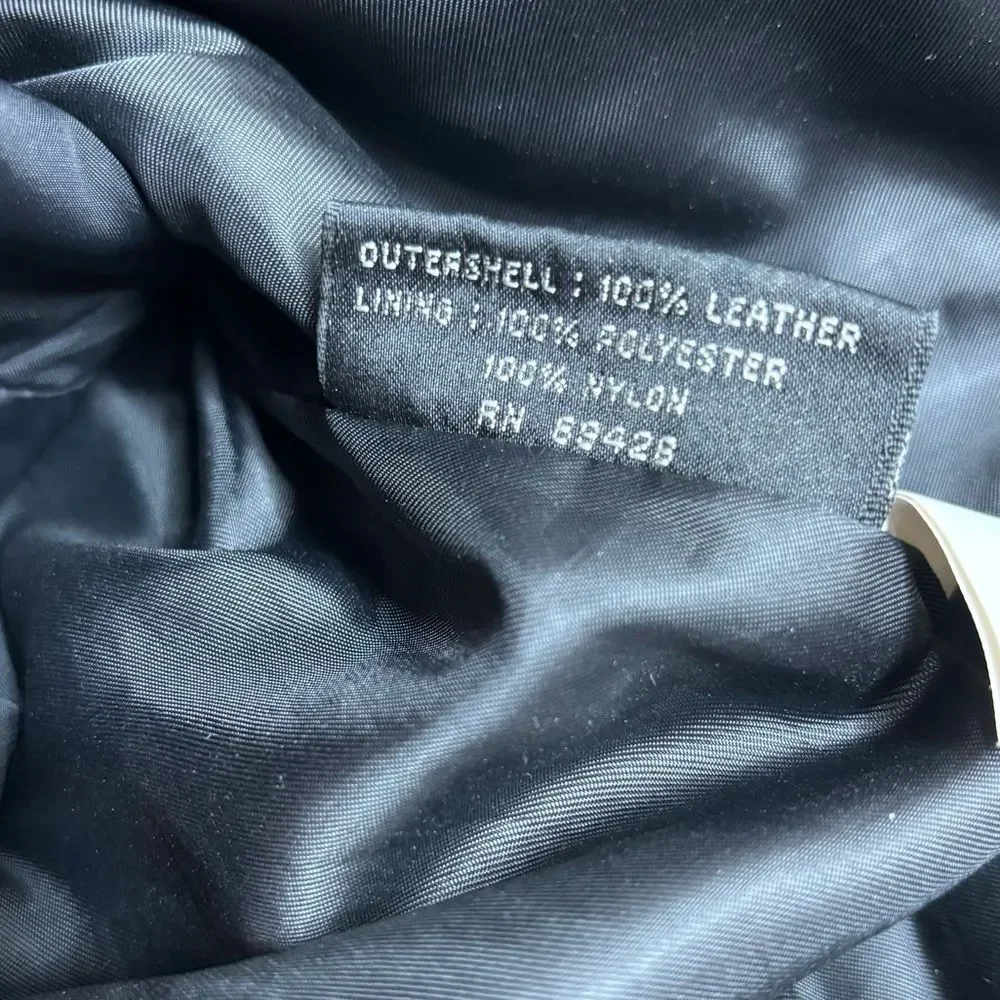 Wilsons 100% Leather Women's Black Belted Jacket size large zip in liner 90s